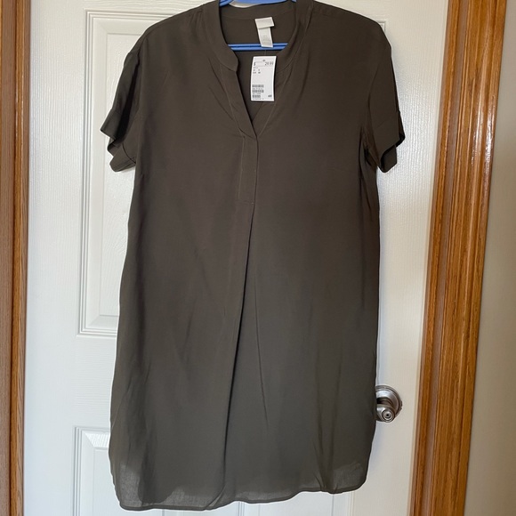 H&M flowy dress - Picture 1 of 3